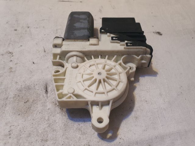 bontott VW GOLF IV Jobb hátsó Ablakemelő Motor
