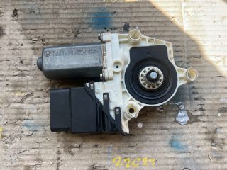 bontott VW GOLF IV Jobb hátsó Ablakemelő Motor