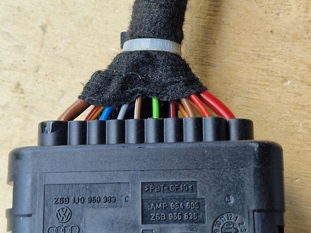 bontott VW GOLF IV Jobb hátsó Ablakemelő Motor