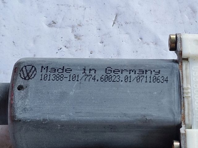 bontott VW GOLF IV Jobb hátsó Ablakemelő Motor