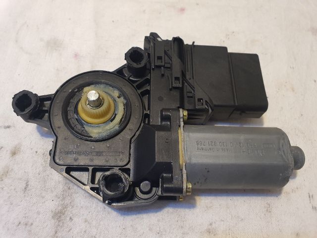 bontott VW GOLF IV Jobb hátsó Ablakemelő Motor
