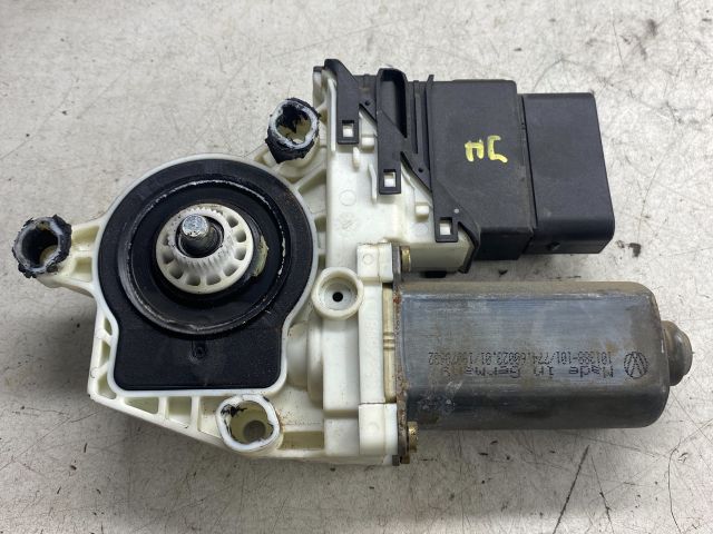 bontott VW GOLF IV Jobb hátsó Ablakemelő Motor
