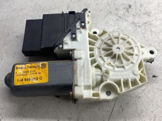 bontott VW GOLF IV Jobb hátsó Ablakemelő Motor