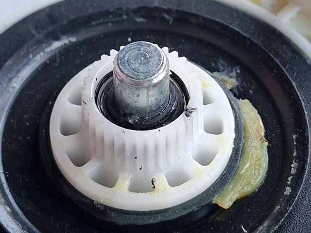 bontott VW GOLF IV Jobb hátsó Ablakemelő Motor