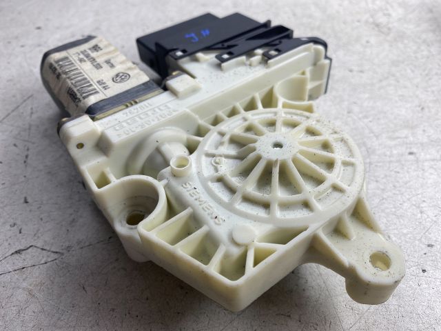 bontott VW GOLF IV Jobb hátsó Ablakemelő Motor