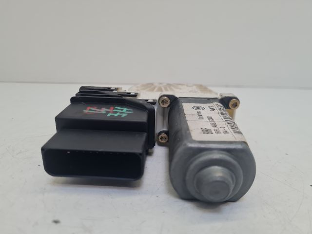 bontott VW GOLF IV Jobb hátsó Ablakemelő Motor