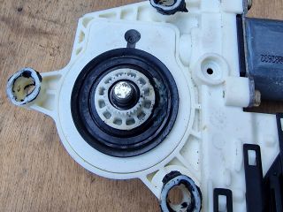 bontott VW GOLF IV Jobb hátsó Ablakemelő Motor