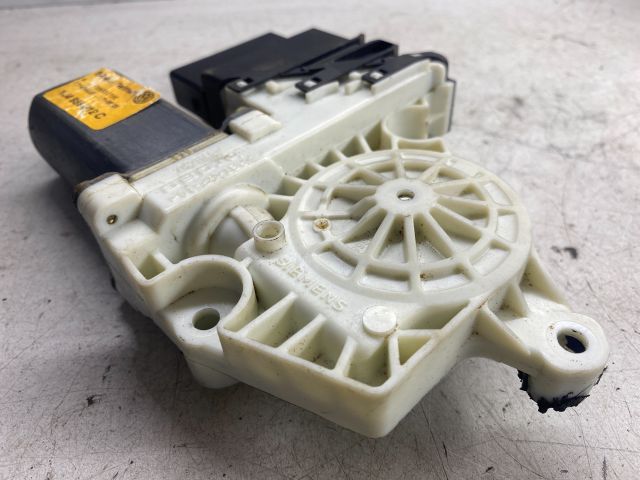 bontott VW GOLF IV Jobb hátsó Ablakemelő Motor