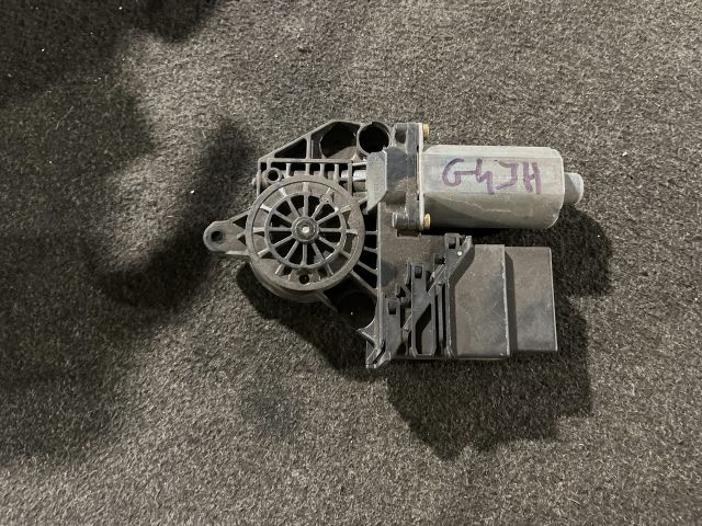 bontott VW GOLF IV Jobb hátsó Ablakemelő Motor