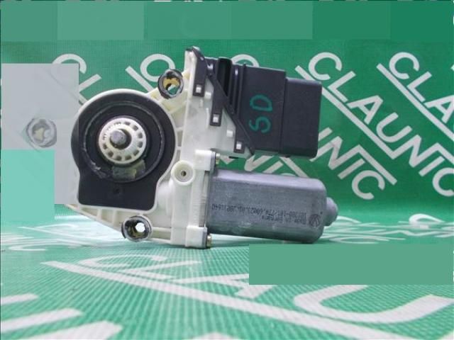 bontott VW GOLF IV Jobb hátsó Ablakemelő Motor