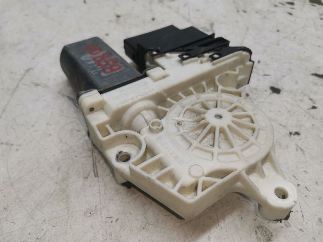 bontott VW GOLF IV Jobb hátsó Ablakemelő Motor