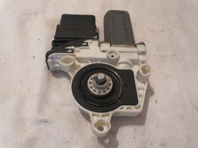 bontott VW GOLF IV Jobb hátsó Ablakemelő Motor