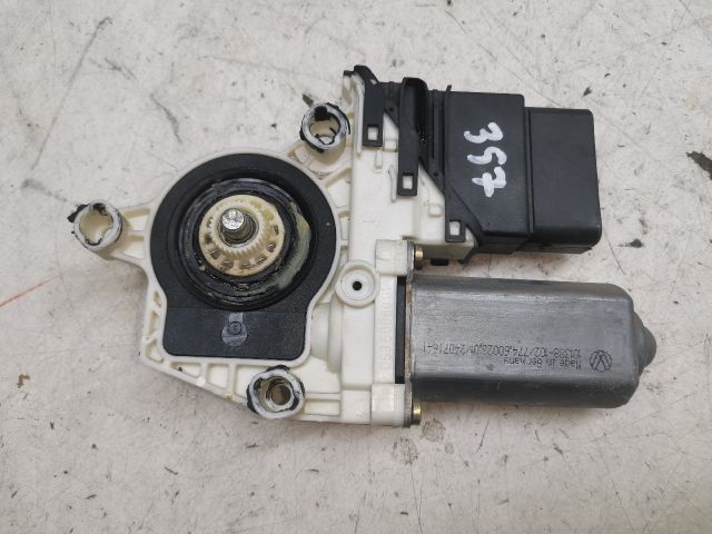 bontott VW GOLF IV Jobb hátsó Ablakemelő Motor