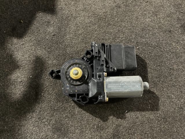 bontott VW GOLF IV Jobb hátsó Ablakemelő Motor