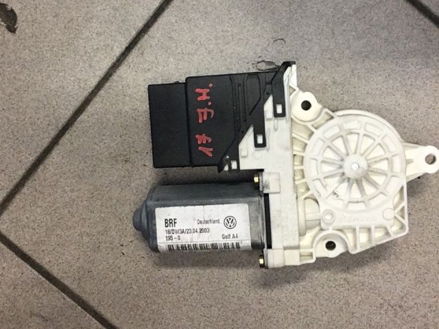 bontott VW GOLF IV Jobb hátsó Ablakemelő Motor