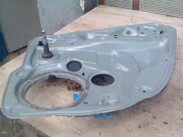 bontott VW GOLF IV Jobb hátsó Ablakemelő Szerkezet (Mechanikus)