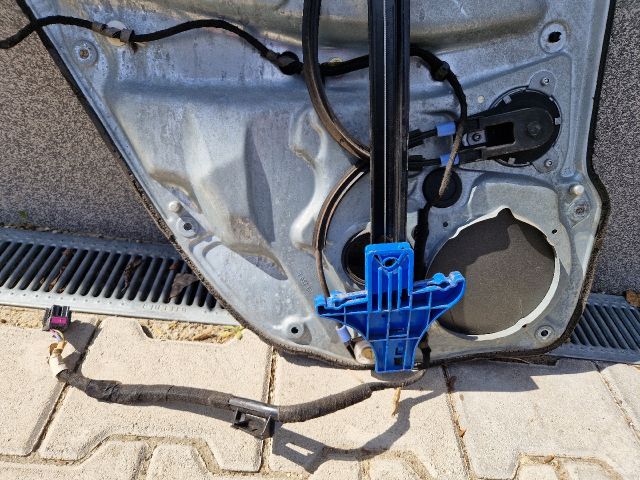 bontott VW GOLF IV Jobb hátsó Ablakemelő Szerkezet (Mechanikus)