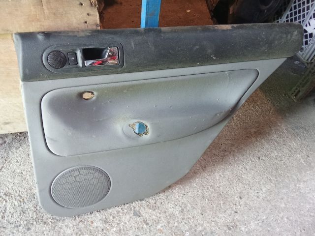 bontott VW GOLF IV Jobb hátsó Ajtó Kárpit