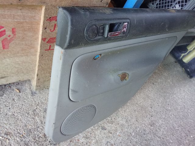 bontott VW GOLF IV Jobb hátsó Ajtó Kárpit