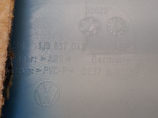 bontott VW GOLF IV Jobb hátsó Ajtó Kárpit