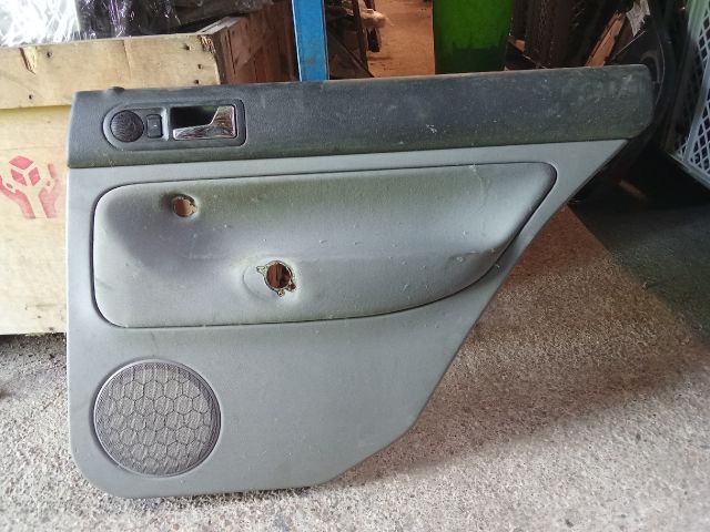 bontott VW GOLF IV Jobb hátsó Ajtó Kárpit