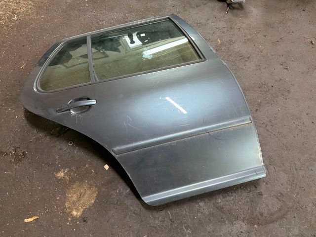 bontott VW GOLF IV Jobb hátsó Ajtó (Részeivel)