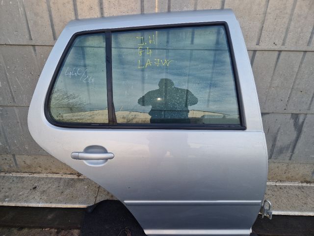 bontott VW GOLF IV Jobb hátsó Ajtó (Részeivel)