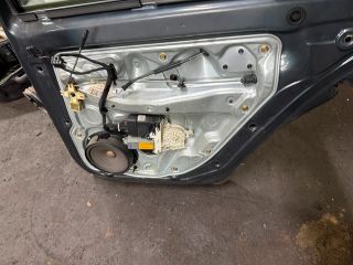 bontott VW GOLF IV Jobb hátsó Ajtó (Részeivel)