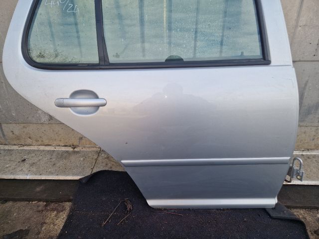 bontott VW GOLF IV Jobb hátsó Ajtó (Részeivel)