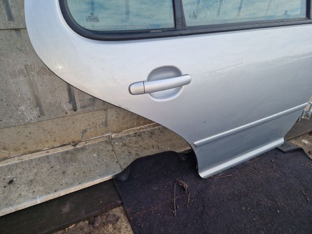bontott VW GOLF IV Jobb hátsó Ajtó (Részeivel)