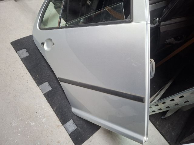 bontott VW GOLF IV Jobb hátsó Ajtó (Üres lemez)