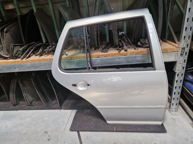 bontott VW GOLF IV Jobb hátsó Ajtó (Üres lemez)