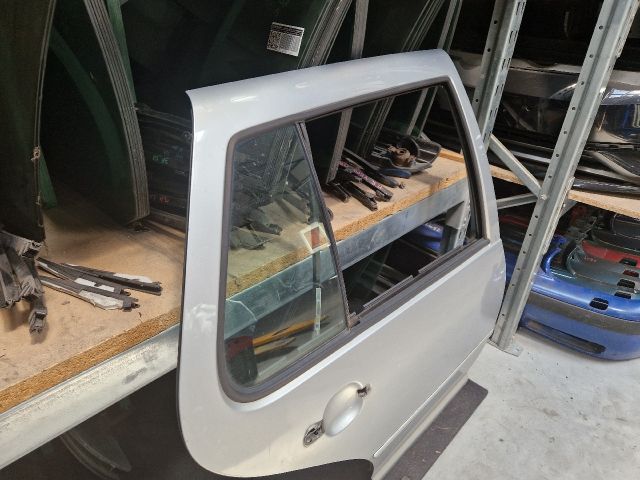 bontott VW GOLF IV Jobb hátsó Ajtó (Üres lemez)