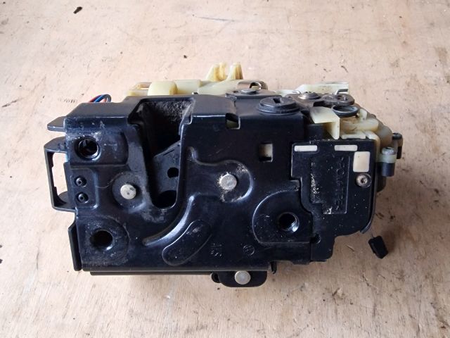 bontott VW GOLF IV Jobb hátsó Ajtózár