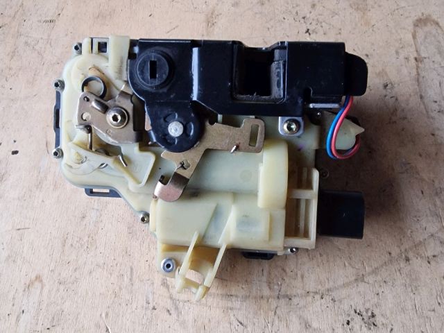 bontott VW GOLF IV Jobb hátsó Ajtózár