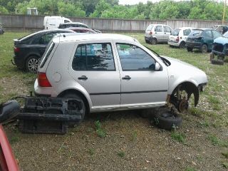 bontott VW GOLF IV Jobb hátsó Dobbetét (Kerékjárati, Műanyag)