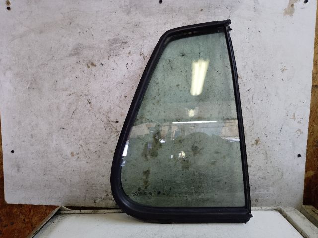 bontott VW GOLF IV Jobb hátsó Fixüveg (Ajtóban)