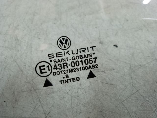 bontott VW GOLF IV Jobb hátsó Fixüveg (Ajtóban)
