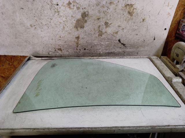 bontott VW GOLF IV Jobb hátsó Fixüveg (Ajtóban)