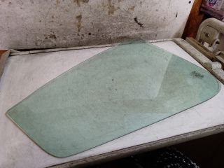 bontott VW GOLF IV Jobb hátsó Fixüveg (Ajtóban)