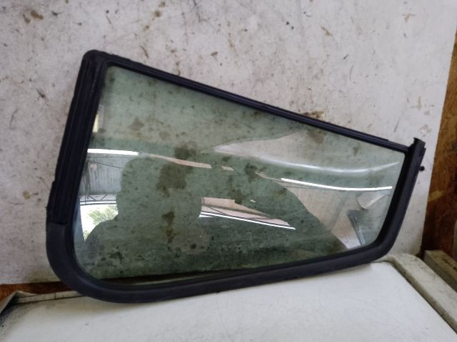 bontott VW GOLF IV Jobb hátsó Fixüveg (Ajtóban)