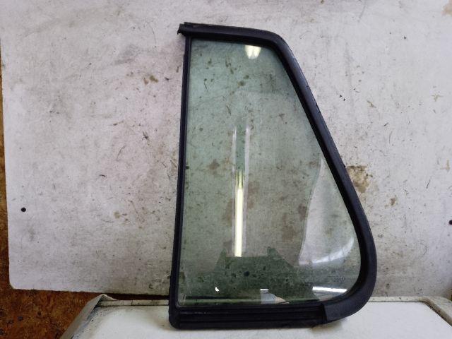 bontott VW GOLF IV Jobb hátsó Fixüveg (Ajtóban)