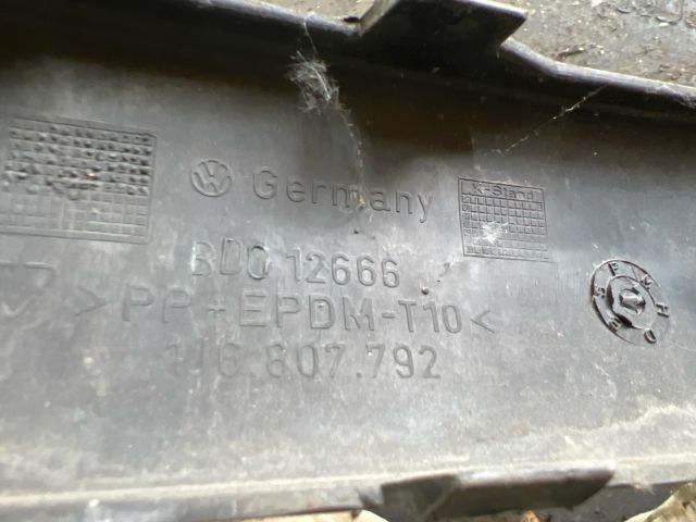 bontott VW GOLF IV Jobb hátsó Lökhárító Díszléc