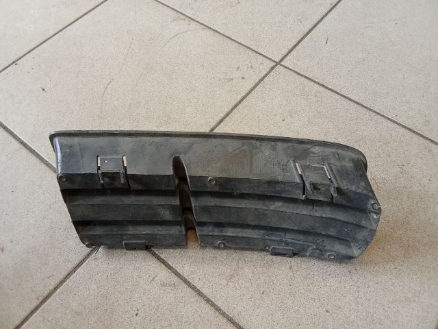 bontott VW GOLF IV Jobb Ködlámpa Rács