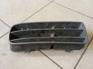 bontott VW GOLF IV Jobb Ködlámpa Rács