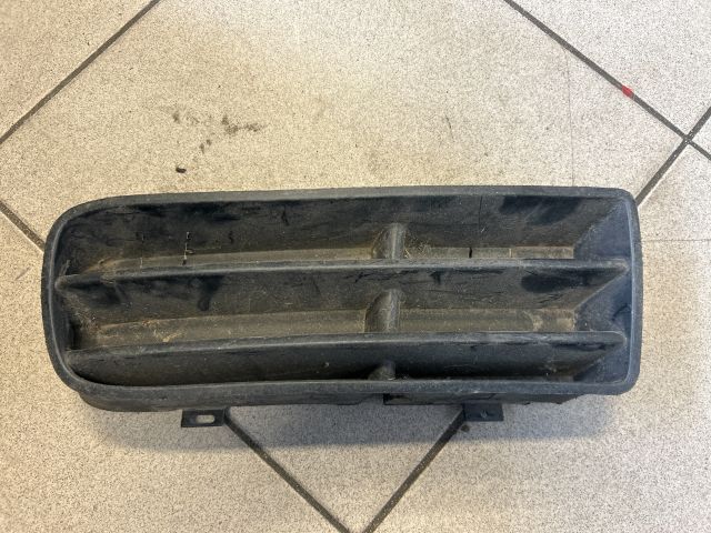 bontott VW GOLF IV Jobb Ködlámpa Rács