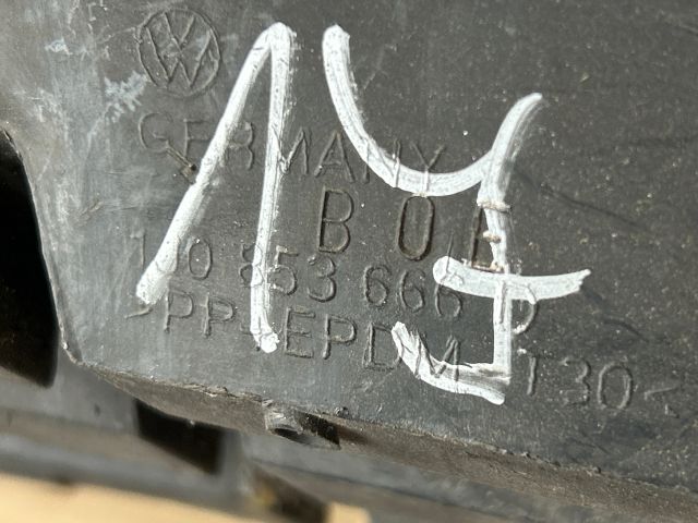 bontott VW GOLF IV Jobb Ködlámpa Rács