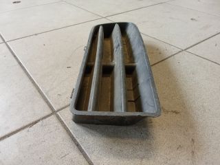 bontott VW GOLF IV Jobb Ködlámpa Rács