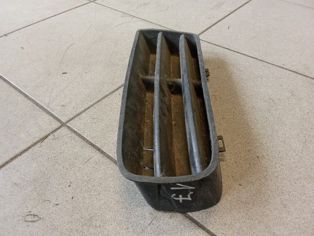 bontott VW GOLF IV Jobb Ködlámpa Rács