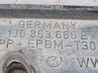 bontott VW GOLF IV Jobb Ködlámpa Rács